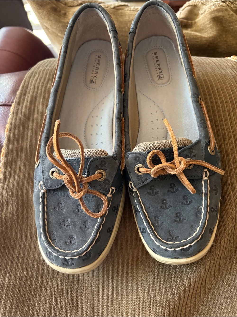 Sperry Topsider women’s Navy Anchor-Print Boat Shoes with Tan Laces worn 3-4 tim